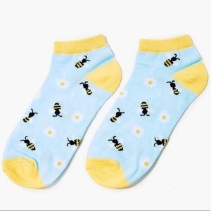 Forever 21 Bee Graphic Ankle Socks
